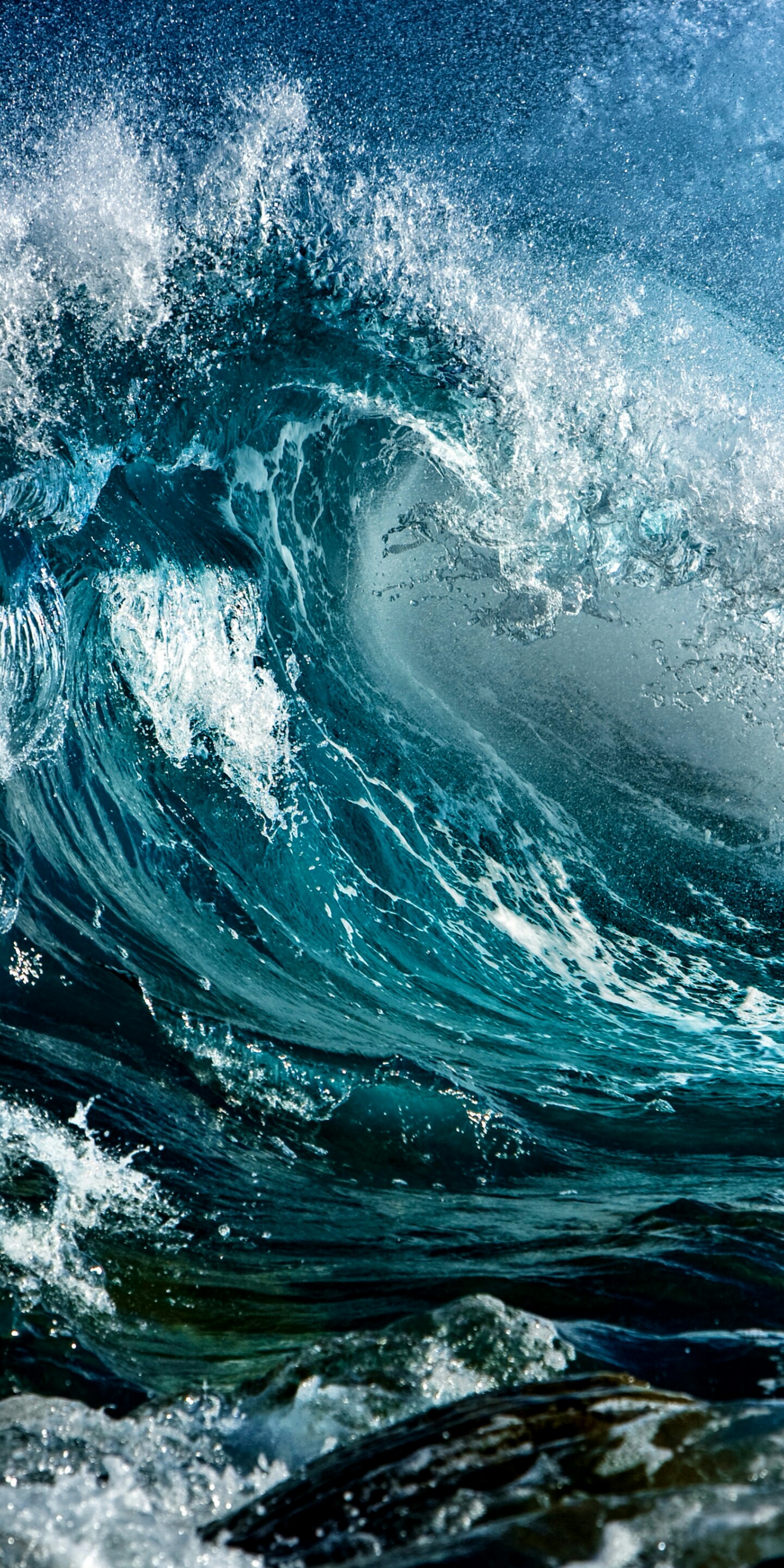 海上的巨浪高清手机壁纸
