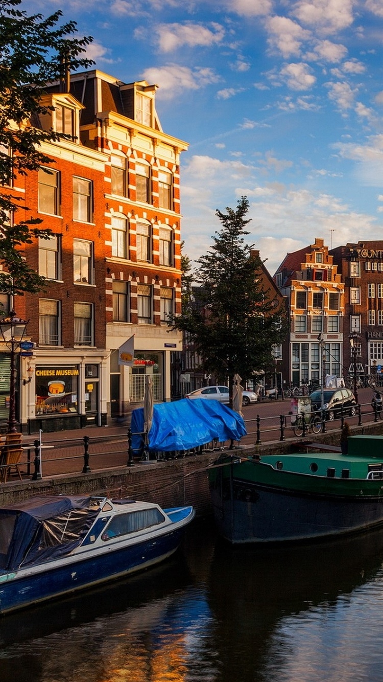 清晨的阿姆斯特丹运河