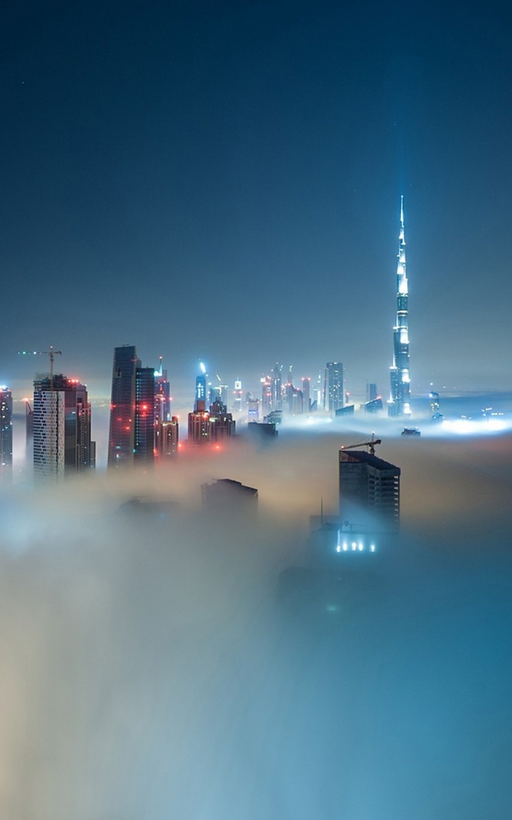 迪拜雾霾天际线