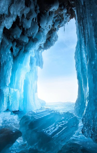 贝加尔湖冰洞