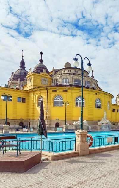 匈牙利——塞切尼温泉浴场