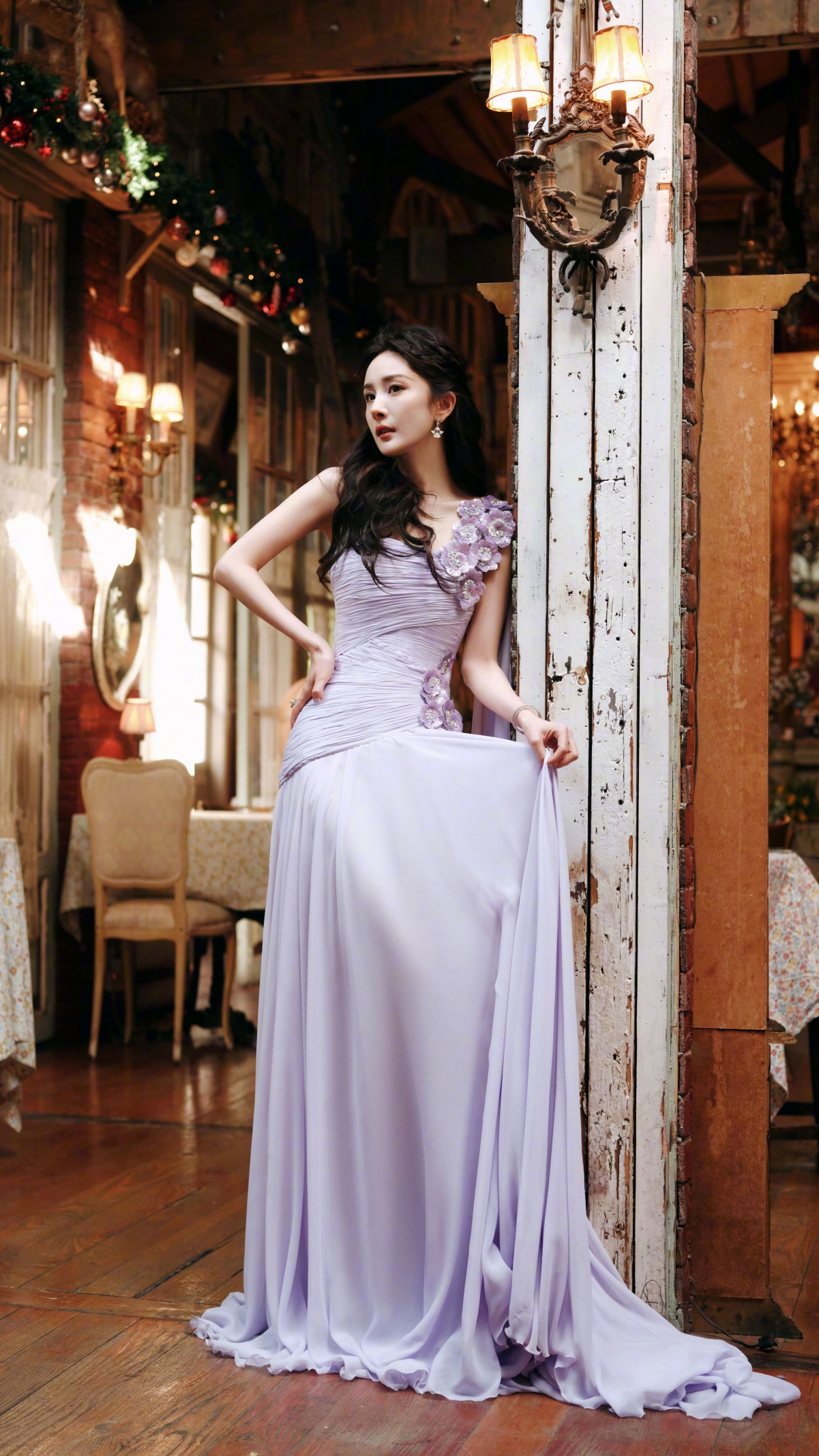 紫色长裙子气质优雅美女杨幂4K手机壁纸2160*3840